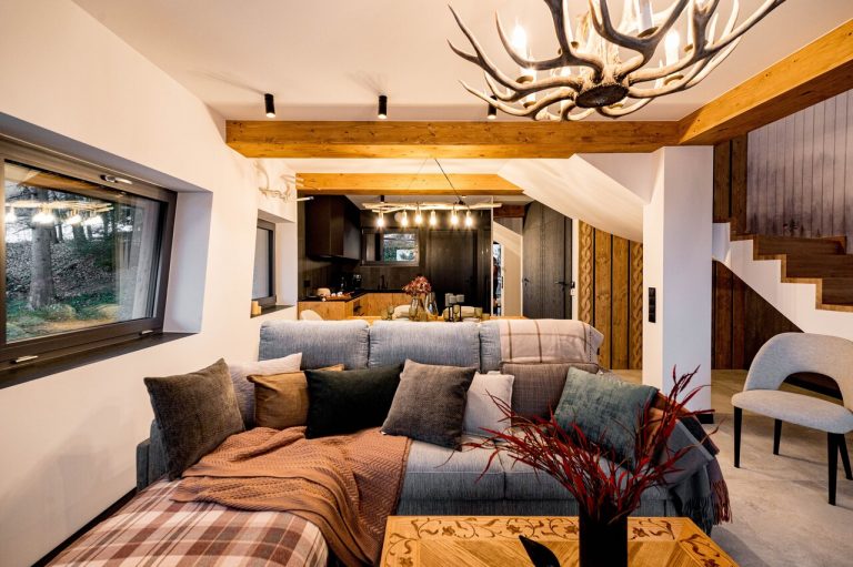 Domowe biuro w 2026 roku – jak zaprojektować przestrzeń sprzyjającą koncentracji?